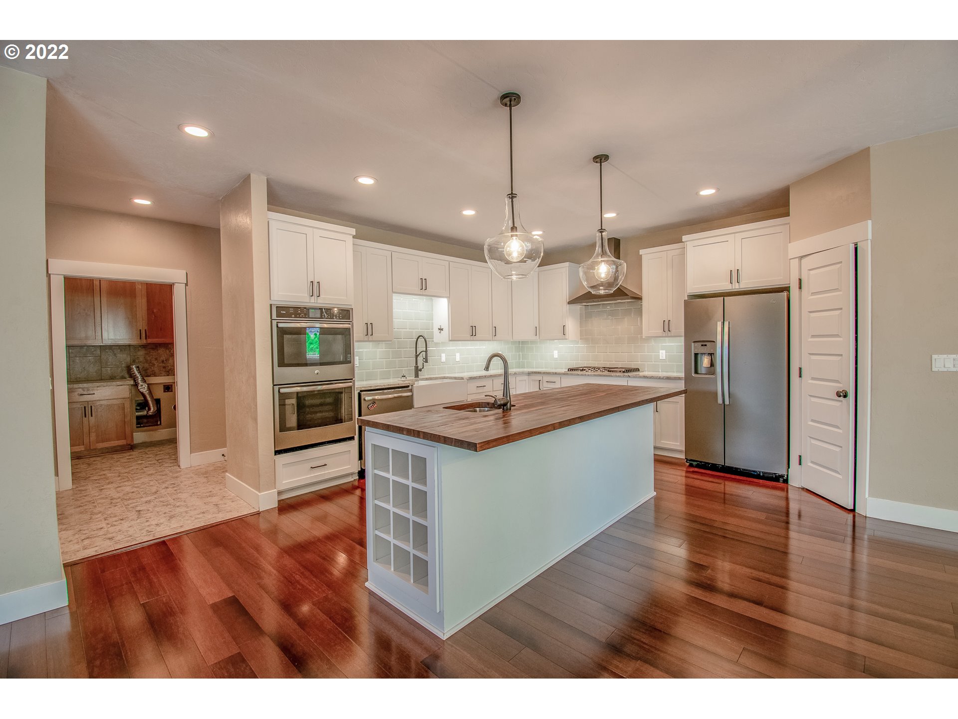 1892 Harvey Road Cottage Grove, OR 97424 - Photo 5 of 32 Kitchen