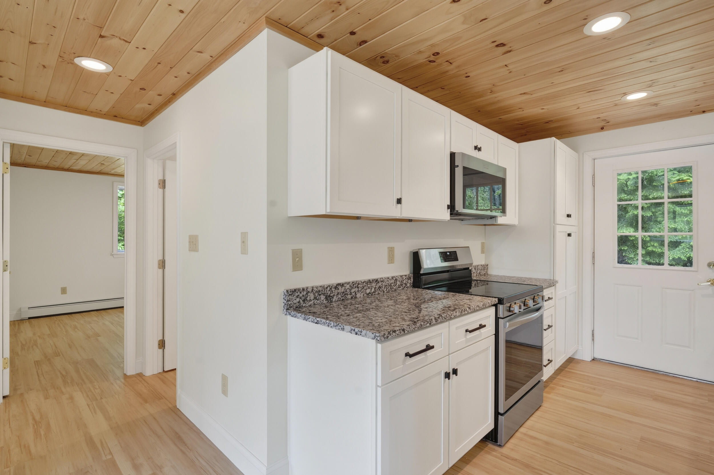8 Hillside Avenue Harrison, ME 04040 - Photo 21 of 43