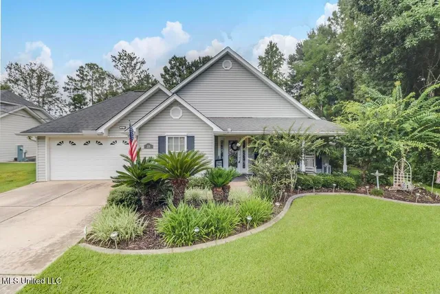 $298,000 | 5719 Anoai Way, Diamondhead, MS 39525