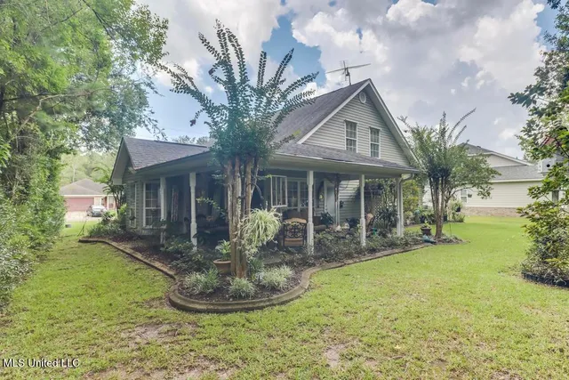 $298,000 | 5719 Anoai Way, Diamondhead, MS 39525