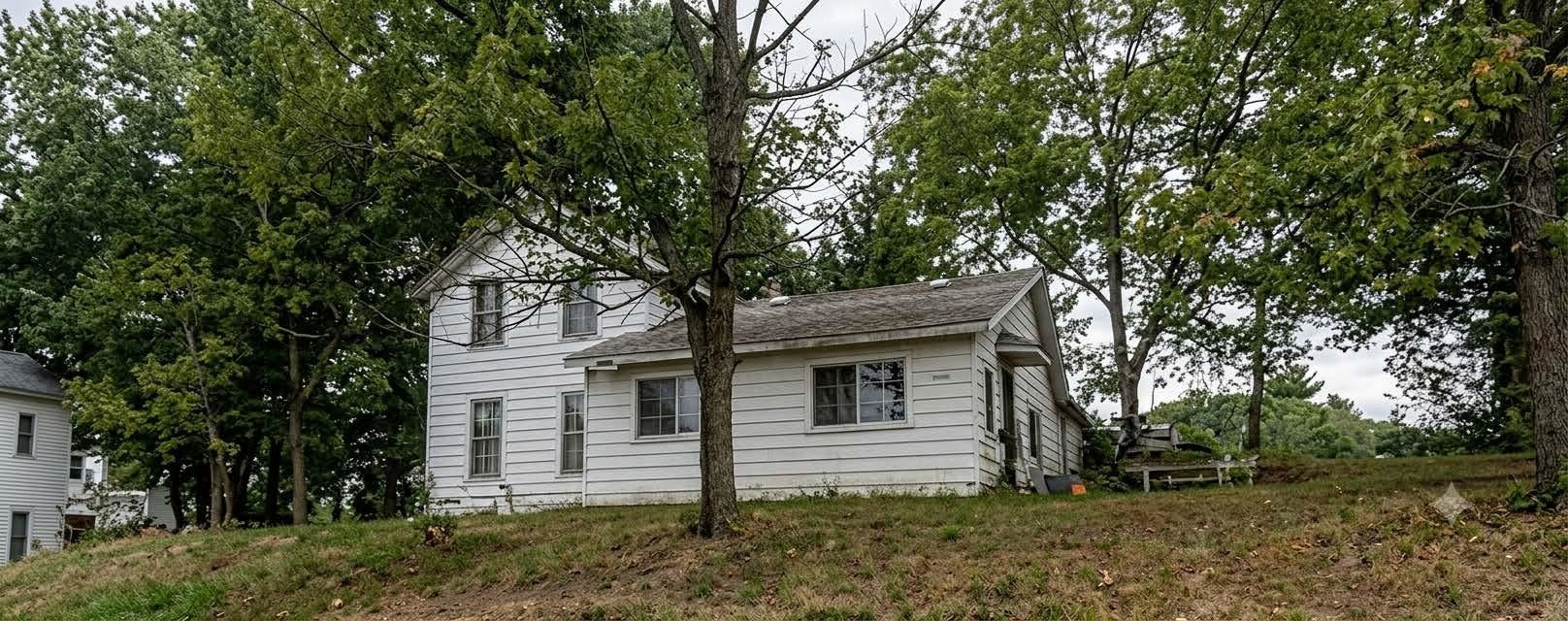 202 West Elroy Street Elroy, WI 53929 - Photo 1 of 11