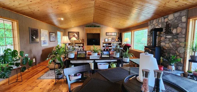 $742,000 | 1661 North 25th Highway, Evans, WA 99126