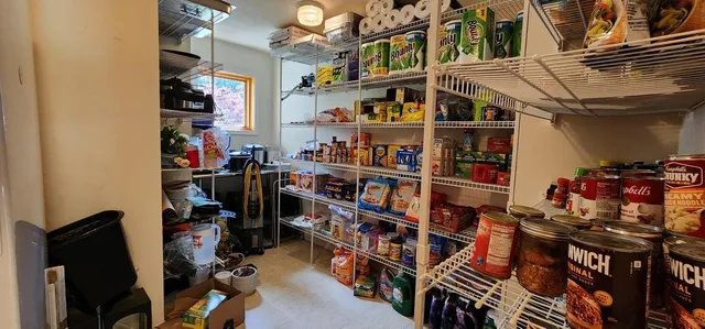 $742,000 | 1661 North 25th Highway, Evans, WA 99126