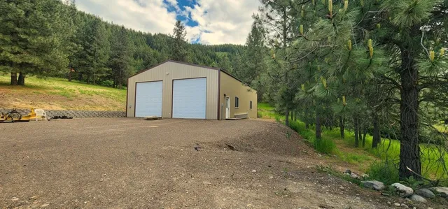 $742,000 | 1661 North 25th Highway, Evans, WA 99126
