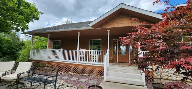 $742,000 | 1661 North 25th Highway, Evans, WA 99126