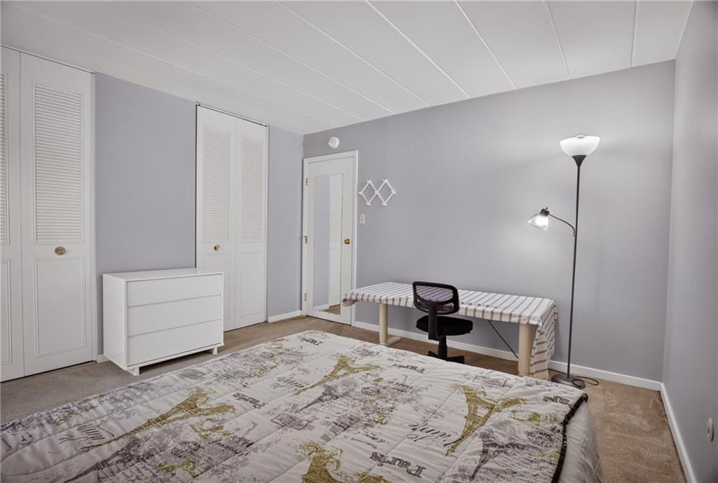 5 Bayard Road, Unit 309 Pittsburgh, PA 15213 - Photo 25 of 42 Versatile bedroom space offering flexible use as guest room, office, or den.