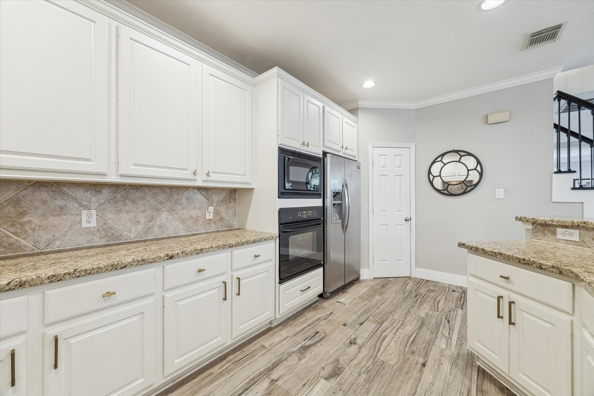 5242 Eigel Street Houston, TX 77007 - Photo 12 of 30