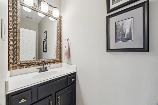 $480,000 | 5242 Eigel Street, Houston, TX 77007