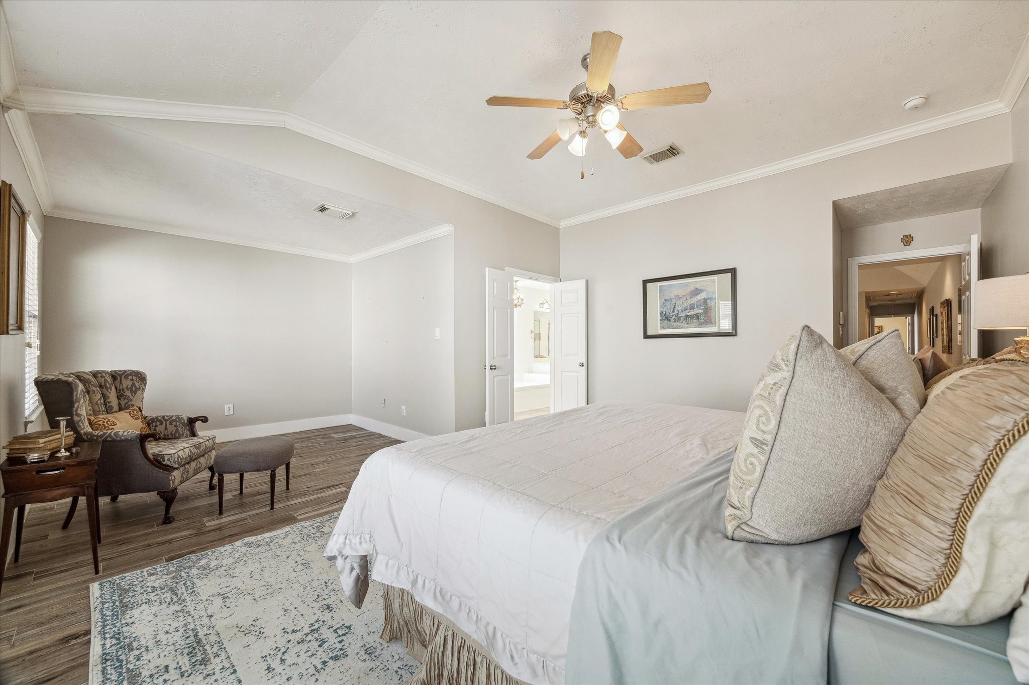5242 Eigel Street Houston, TX 77007 - Photo 18 of 29 Another view of the primary bedroom featuring a sitting area.