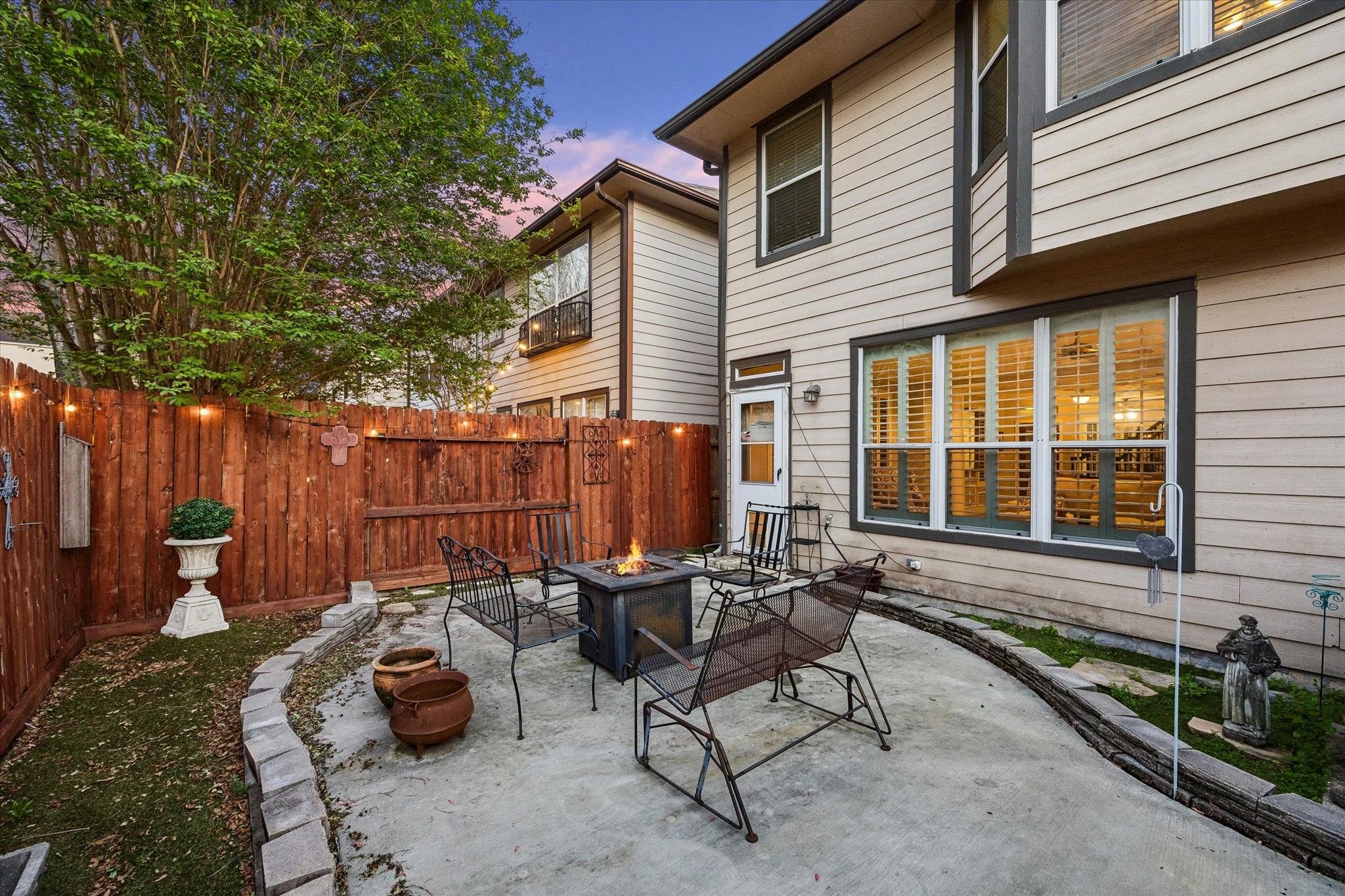 5242 Eigel Street Houston, TX 77007 - Photo 28 of 29 The backyard features a recent privacy fence.