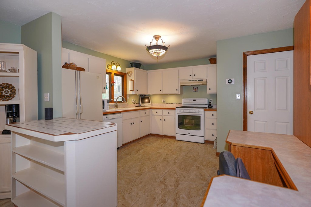 17 Greenhalge Road, Unit 17 Ashland, MA 01721 - Photo 10 of 35 Gallery Image 10