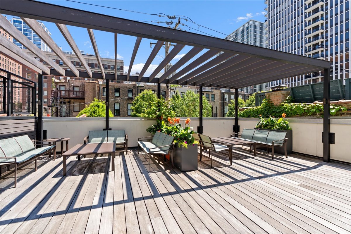 21 West Goethe Street, Unit 4H Chicago, IL 60610 - Photo 17 of 18