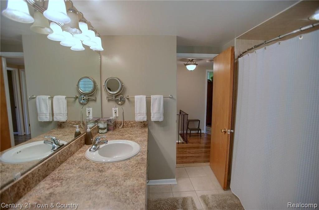 424 Gunder Drive Rochester Hills, MI 48309 - Photo 24 of 33