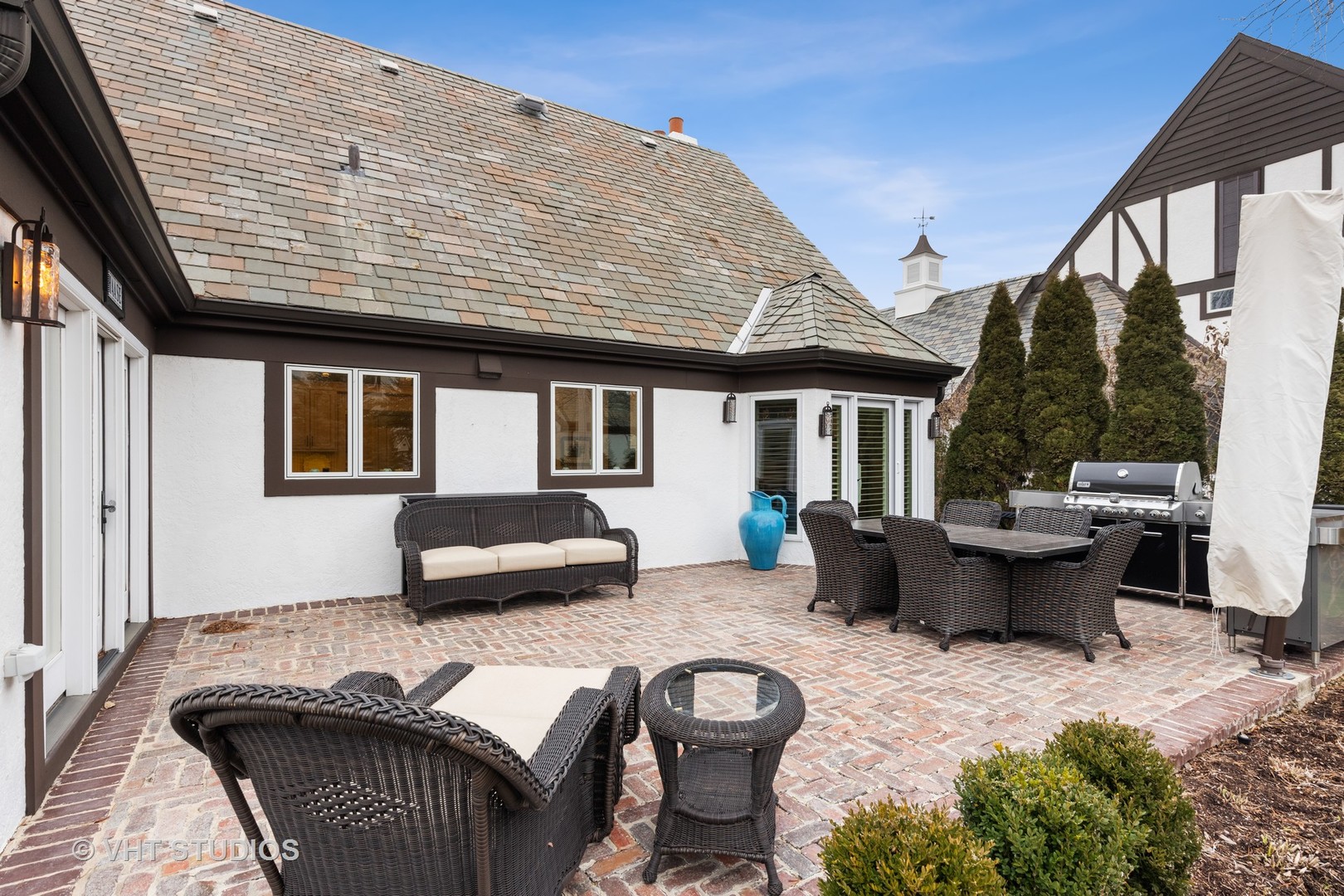 104 Burr Ridge Club Burr Ridge, IL 60527 - Photo 27 of 32 a front view of a house with patio