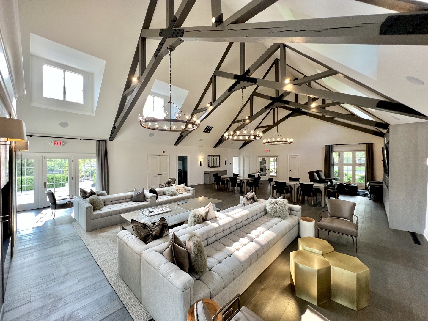 104 Burr Ridge Club Burr Ridge, IL 60527 - Photo 30 of 32 a living room with furniture