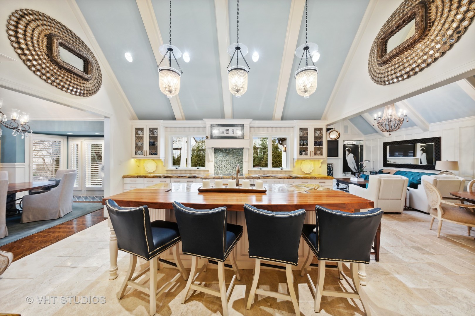 104 Burr Ridge Club Burr Ridge, IL 60527 - Photo 10 of 32 a dining area with a table and chairs