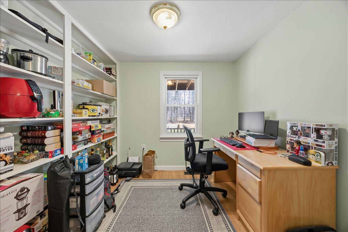 9 Ranwall Avenue Saco, ME 04072 - Photo 20 of 42 Office and Pantry