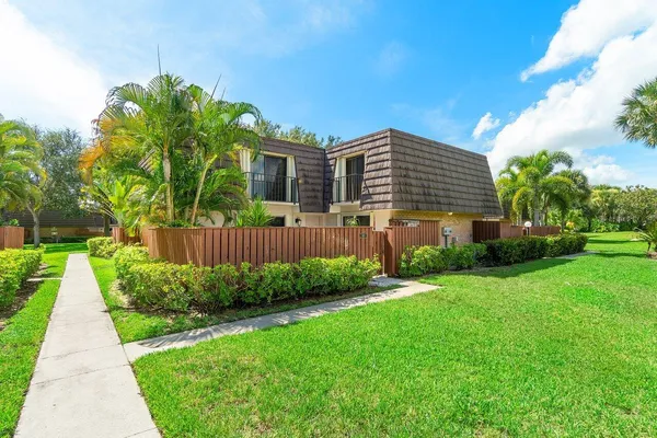 $2,500 | 1619 16th Court, Unit 26, Jupiter, FL 33477
