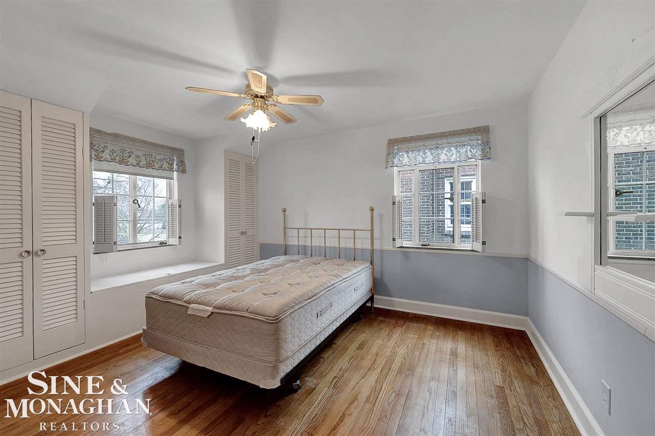 1301 Roslyn Road Grosse Pointe, MI 48236 - Photo 16 of 33 50069517-15.JPG