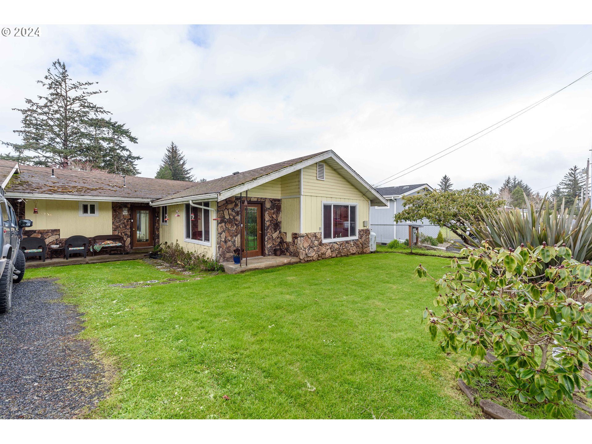 63556 Grand Road Coos Bay, OR 97420 - Photo 3 of 39 Gallery Image 3