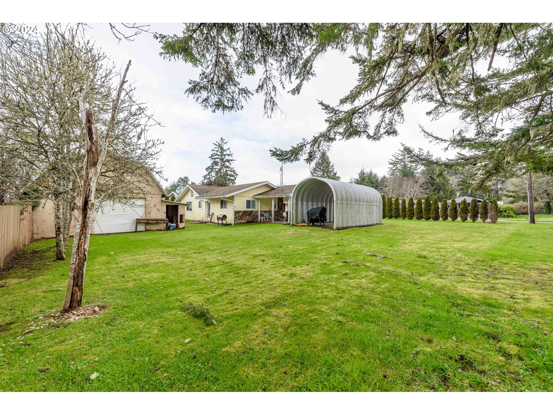 63556 Grand Road Coos Bay, OR 97420 - Photo 9 of 39 Gallery Image 9