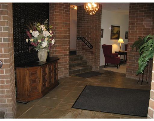 900 Washington Road, Unit 305 Mt. Lebanon, PA 15228 - Photo 2 of 12 Lobby/Reception.