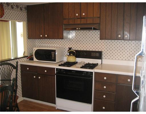 900 Washington Road, Unit 305 Mt. Lebanon, PA 15228 - Photo 8 of 12 Kitchen.