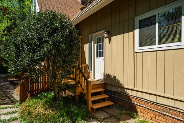 $650,000 | 9904 Penny Road, Raleigh, NC 27606