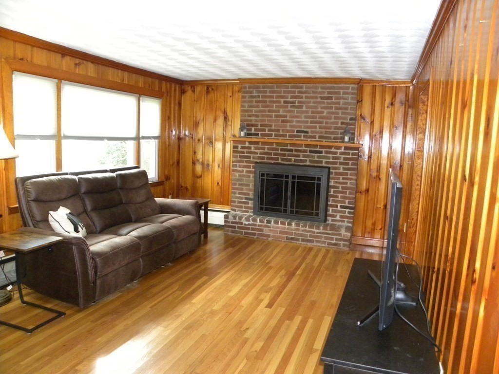 57 Hunt Road Chelmsford, MA 01824 - Photo 16 of 35