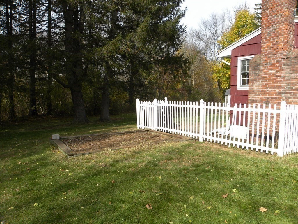 57 Hunt Road Chelmsford, MA 01824 - Photo 4 of 35