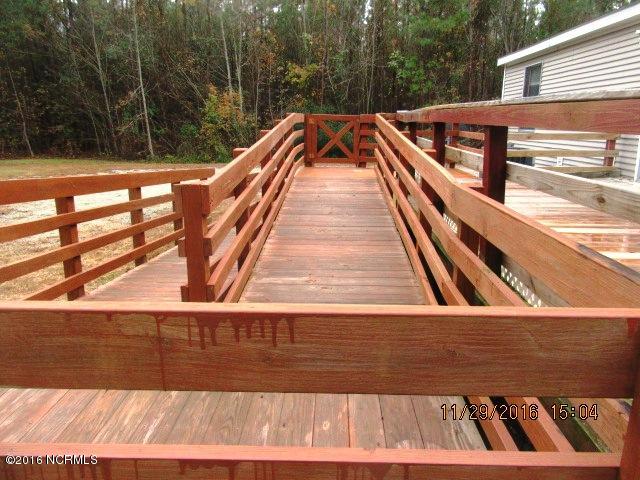 130 Pate Road New Bern, NC 28562 - Photo 14 of 15 130 Pate Deck Ramp