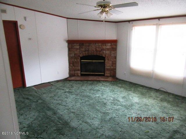 130 Pate Road New Bern, NC 28562 - Photo 5 of 15 130 Pate Lvg Rm
