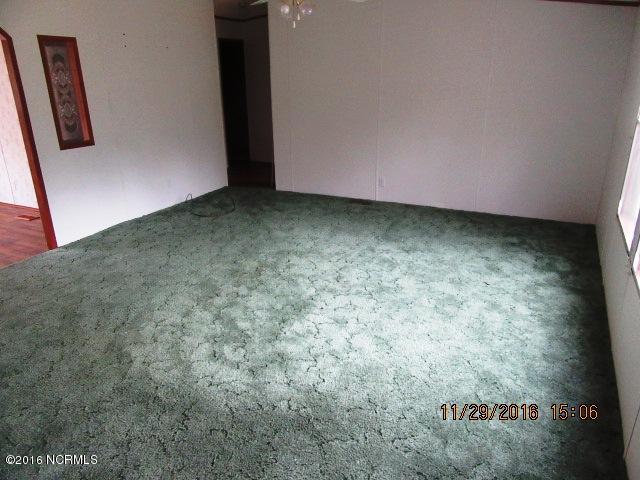 130 Pate Road New Bern, NC 28562 - Photo 6 of 15 130 Pate Lvg Rm