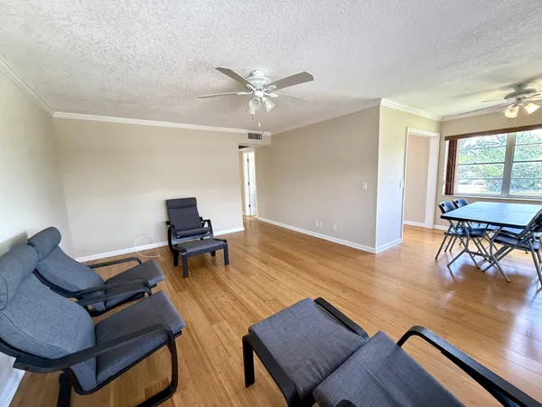 $1,650 | 73 Hastings East, West Palm Beach, FL 33417