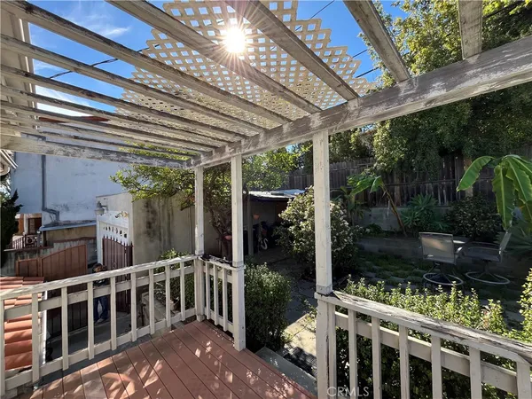 $2,199,999 | 2051 North Catalina Street, Los Angeles, CA 90027