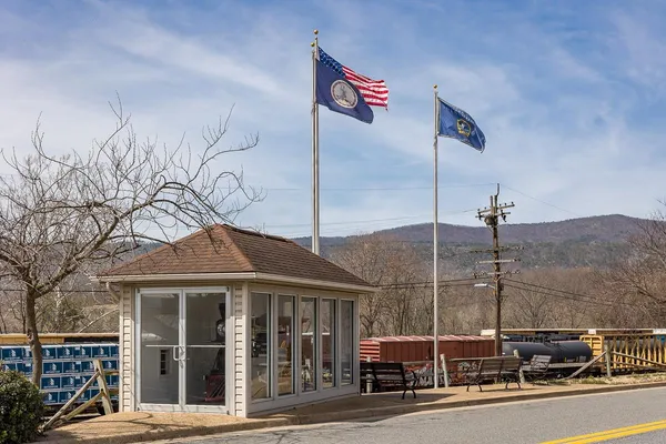$629,000 | 442 First Street, Shenandoah, VA 22849