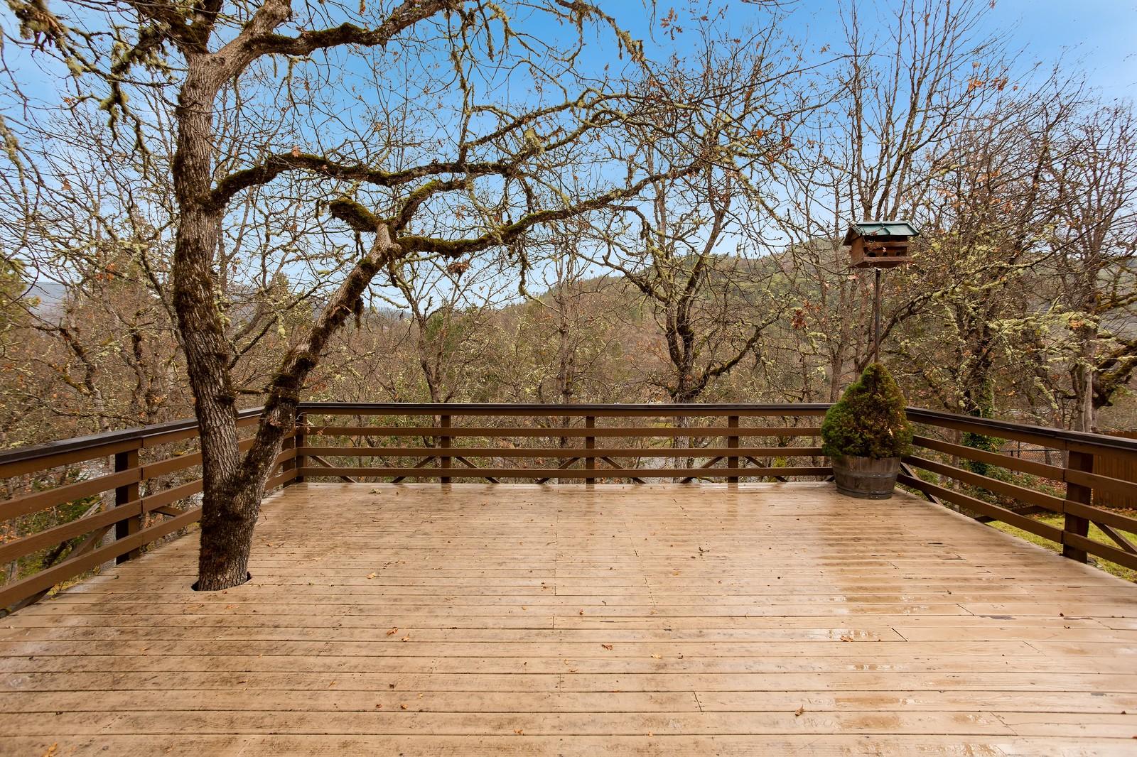 197 Rene Drive Shady Cove, OR 97539 - Photo 28 of 35 17.1