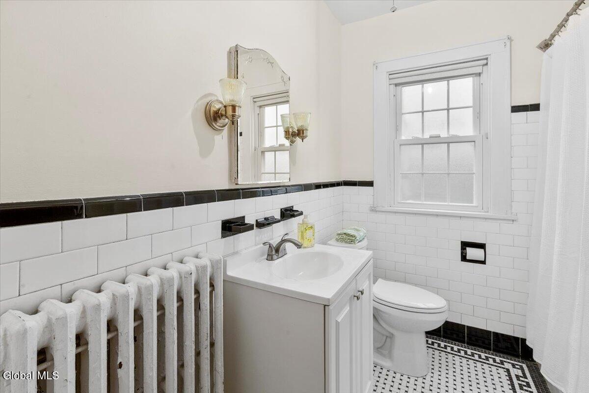 9 Groesbeck Place Bethlehem, NY 12054 - Photo 19 of 43 12-MW2_4989