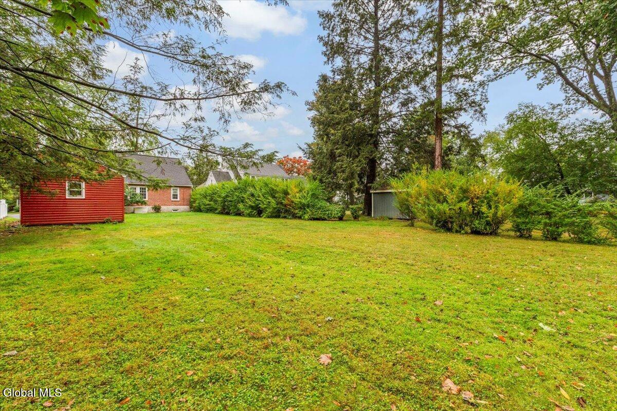 9 Groesbeck Place Bethlehem, NY 12054 - Photo 33 of 43 38-MW2_5116