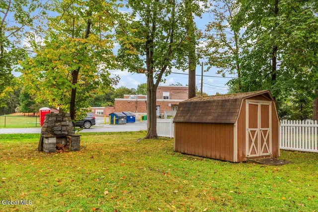 $385,000 | 9 Groesbeck Place, Bethlehem, NY 12054