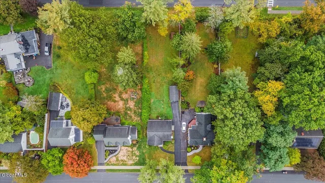 $385,000 | 9 Groesbeck Place, Bethlehem, NY 12054