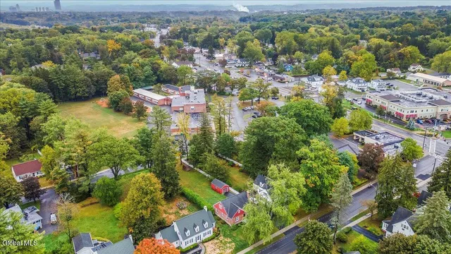 $385,000 | 9 Groesbeck Place, Bethlehem, NY 12054