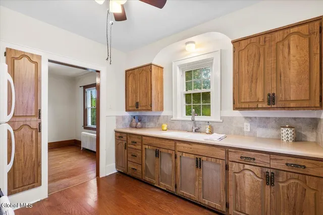 $385,000 | 9 Groesbeck Place, Bethlehem, NY 12054