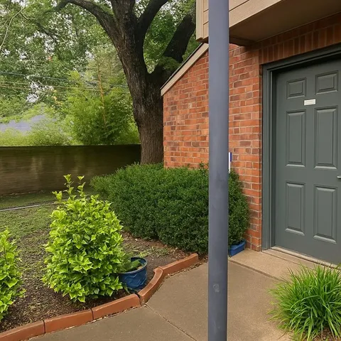 $1,700 | 9254 Forest Lane, Unit 304, Dallas, TX 75243