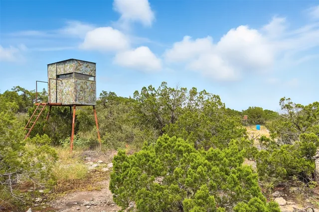 a picture of a building