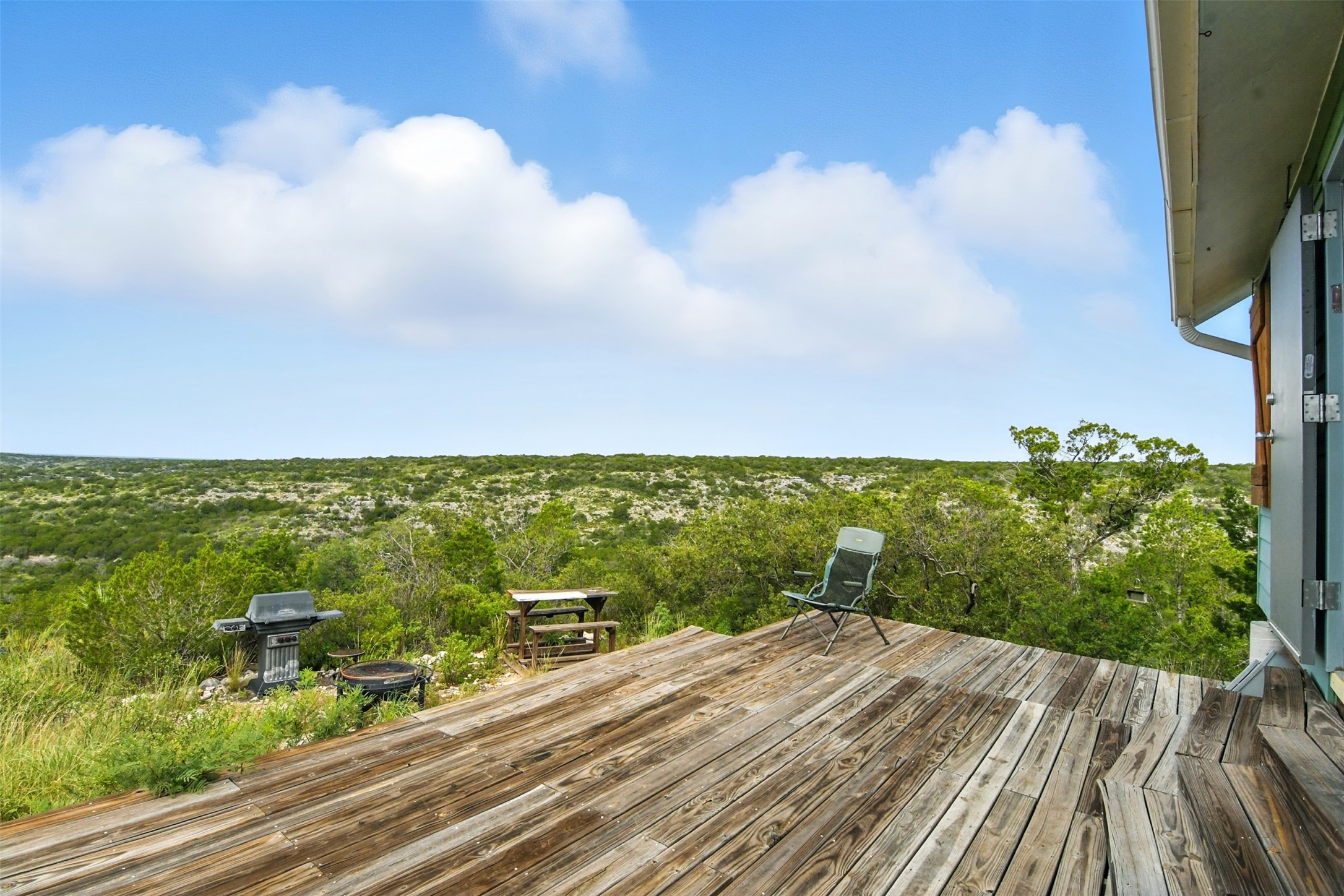 1922 SD 65071 Del Rio, TX 78840 - Photo 6 of 40 a view of a balcony with an ocean view