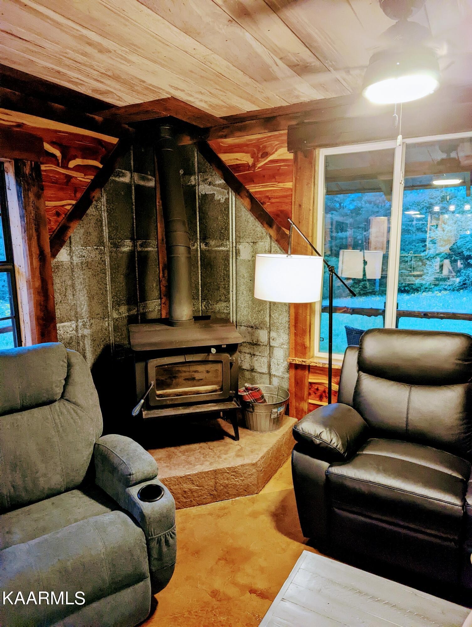 266 Ross Williams Road Lancing, TN 37770 - Photo 7 of 39 a living room with furniture and a window