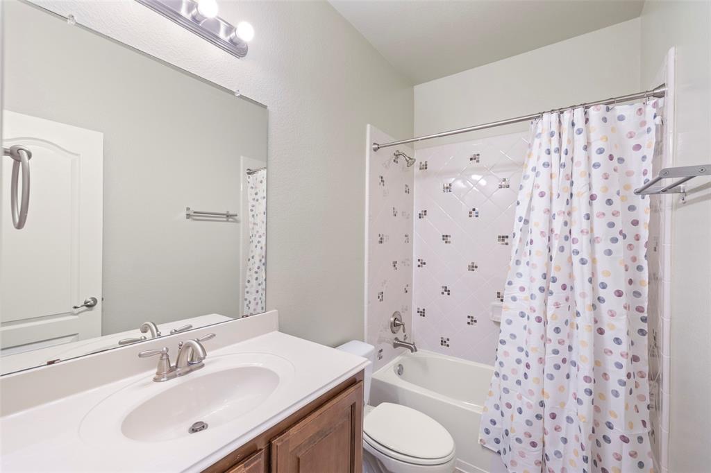 5706 Baltic Boulevard Plano, TX 75024 - Photo 14 of 22 3rd Level Full Bath
