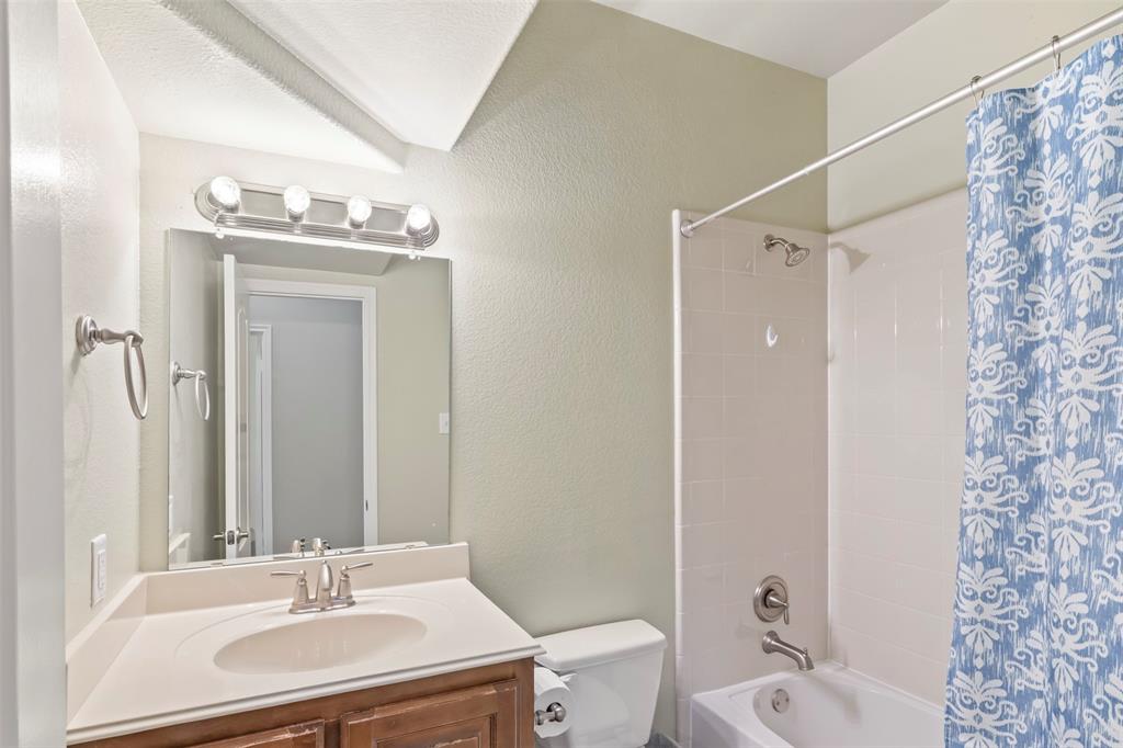 5706 Baltic Boulevard Plano, TX 75024 - Photo 19 of 22 1st level full bath