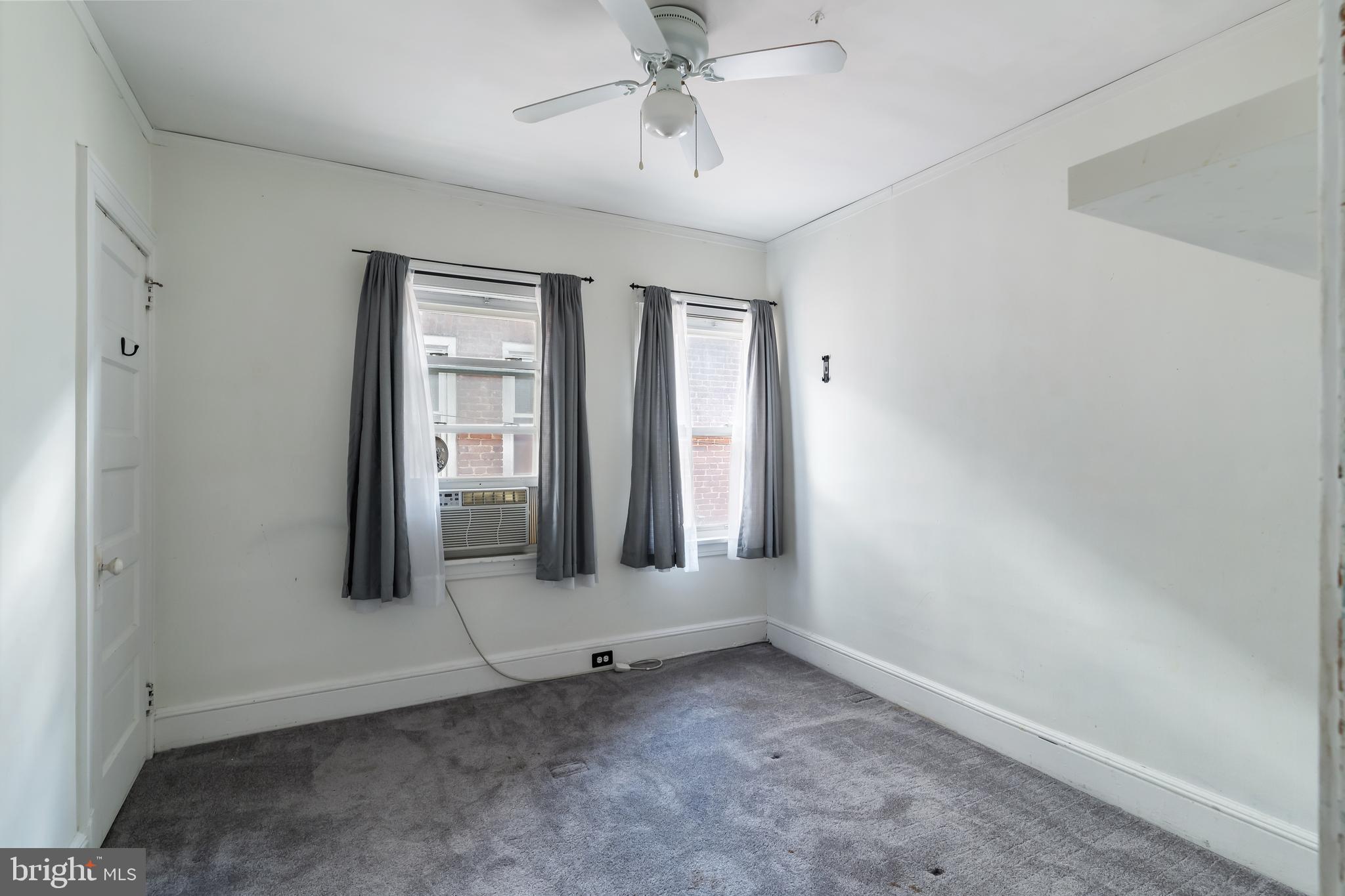 422 Hickory Street Bethlehem, PA 18017 - Photo 32 of 40 an empty room with windows